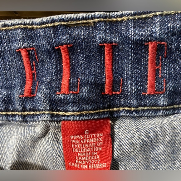 Elle | Distressed Ankle length denim | Size 6 - Picture 4 of 5